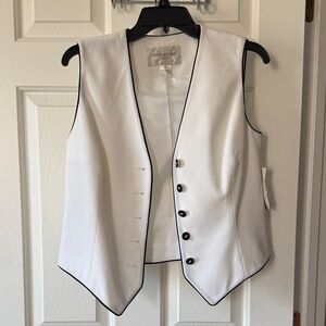 Jones New York white Vest with Black Accents